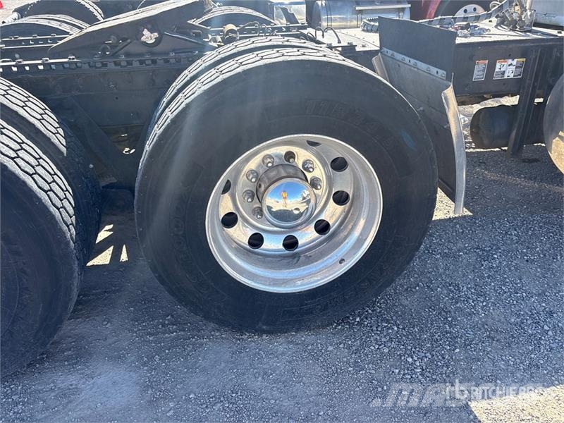 Kenworth W900L Tractor Units