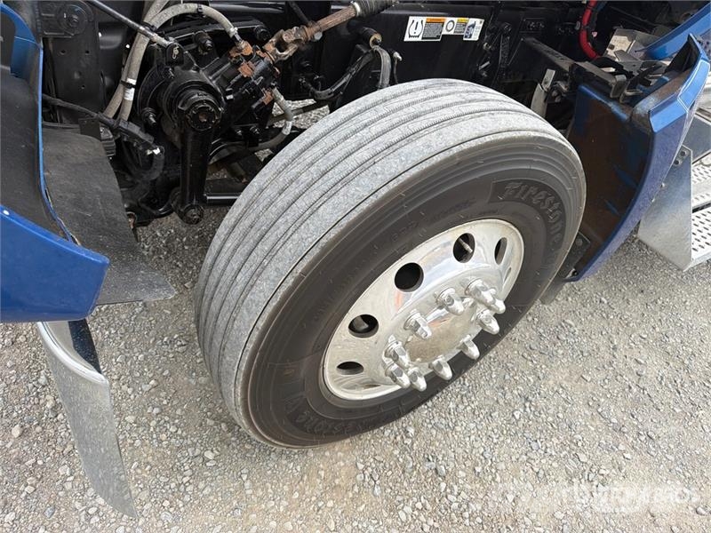 Kenworth W990 8x4 Tri/A Sleeper Truck Tractor Trekkers