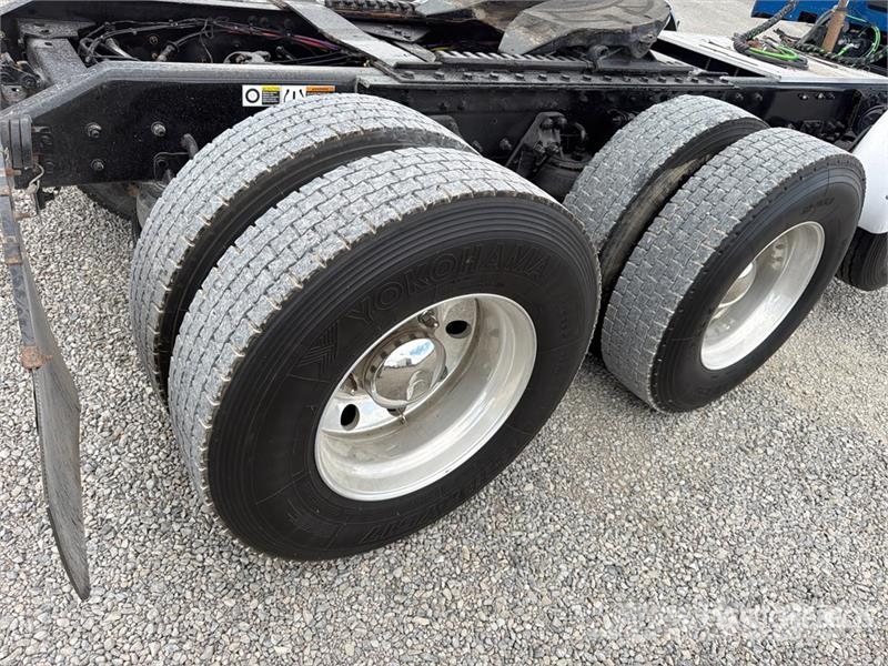 Kenworth W990 8x4 Tri/A Sleeper Truck Tractor Trekkers