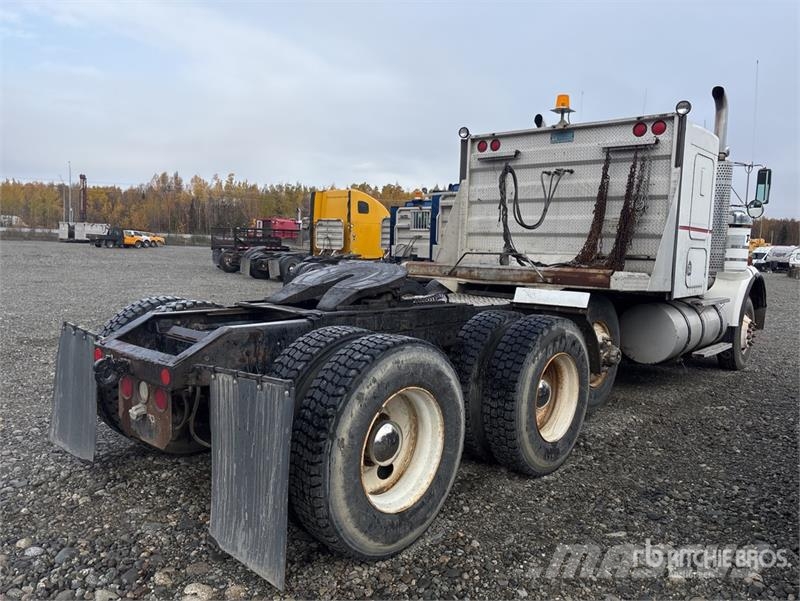 Kenworth WL900 8x4 Tri/A Sleeper Truck Tractor Vilcēji