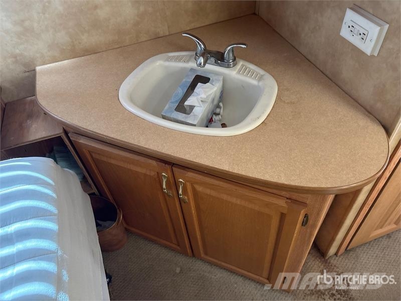 Keystone Everest T/A Travel Trailer 其他拖車