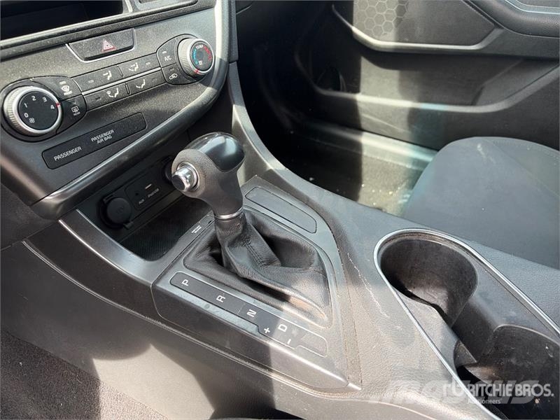 Kia Optima Samochody osobowe