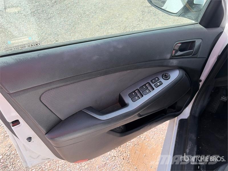 Kia Optima Samochody osobowe
