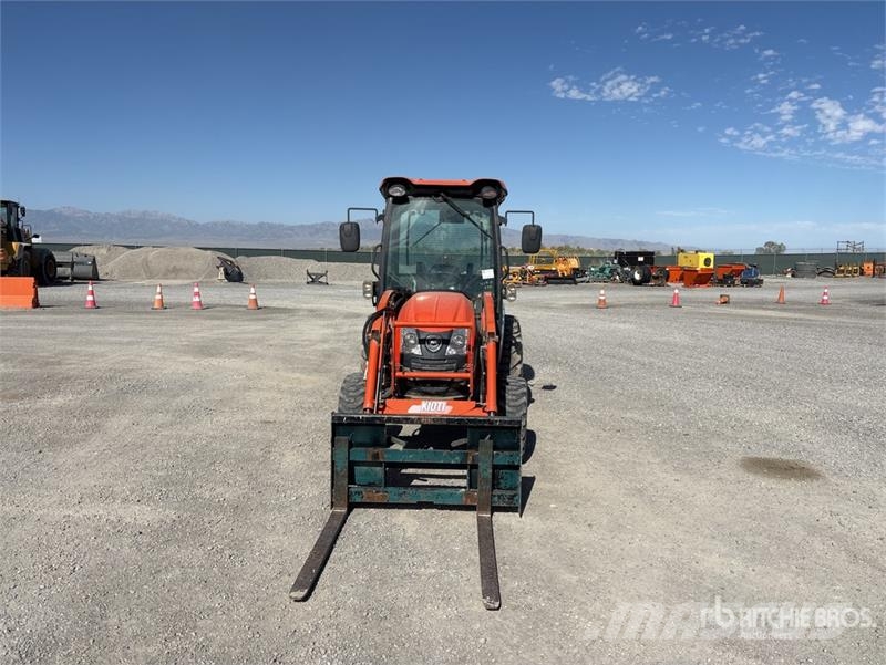 Kioti Utility Tractor جرارات مدمجة