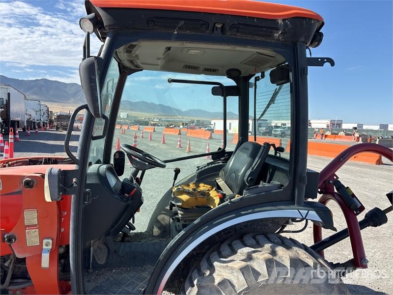 Kioti Utility Tractor جرارات مدمجة