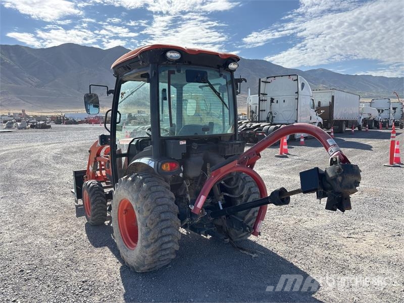 Kioti Utility Tractor جرارات مدمجة