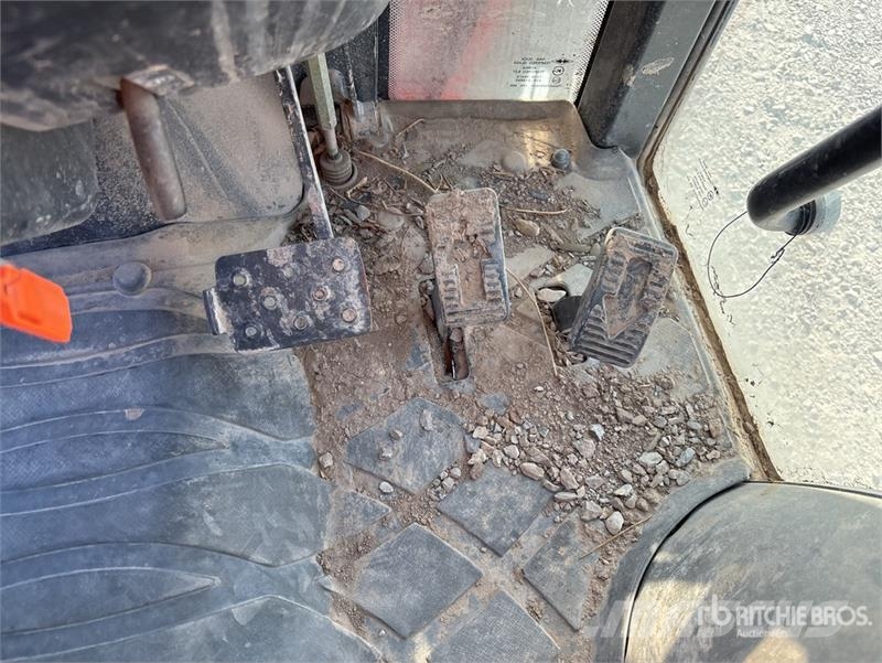 Kioti Utility Tractor جرارات مدمجة