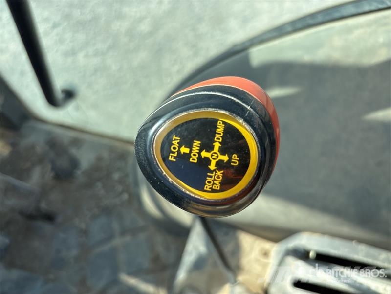 Kioti Utility Tractor جرارات مدمجة