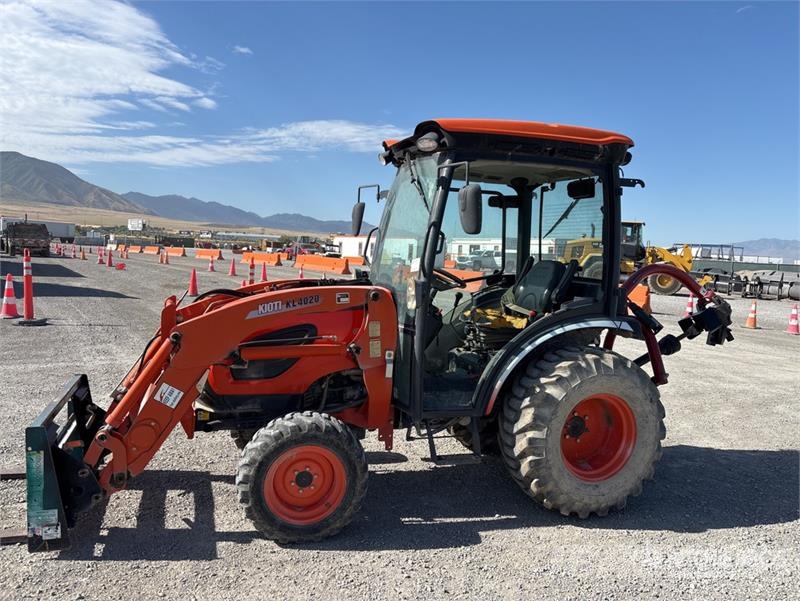 Kioti Utility Tractor جرارات مدمجة