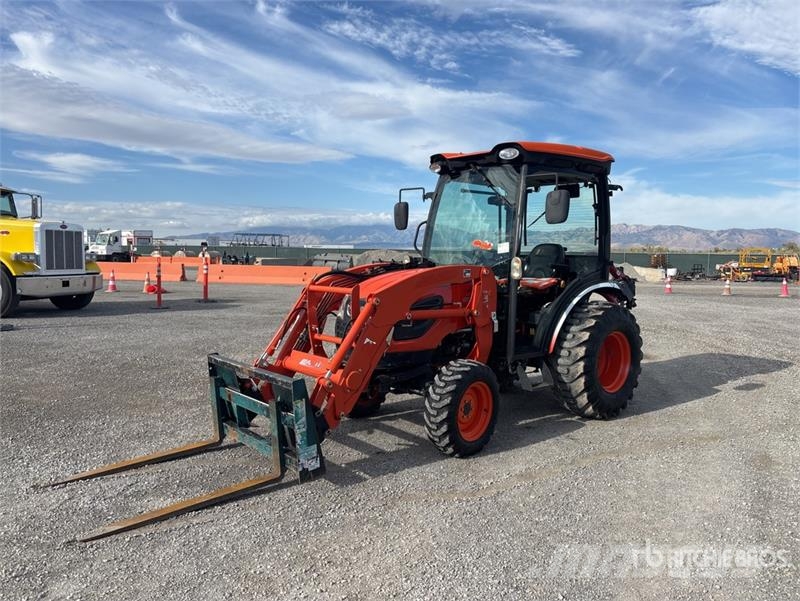 Kioti Utility Tractor جرارات مدمجة