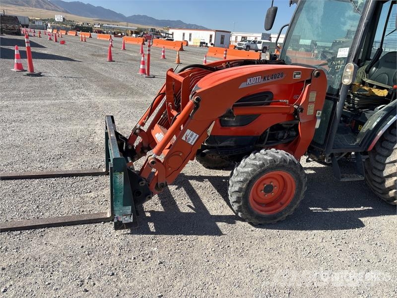Kioti Utility Tractor جرارات مدمجة