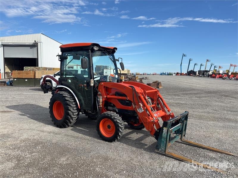 Kioti Utility Tractor جرارات مدمجة