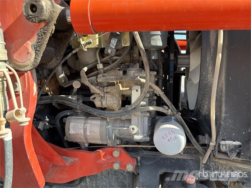 Kioti Utility Tractor جرارات مدمجة