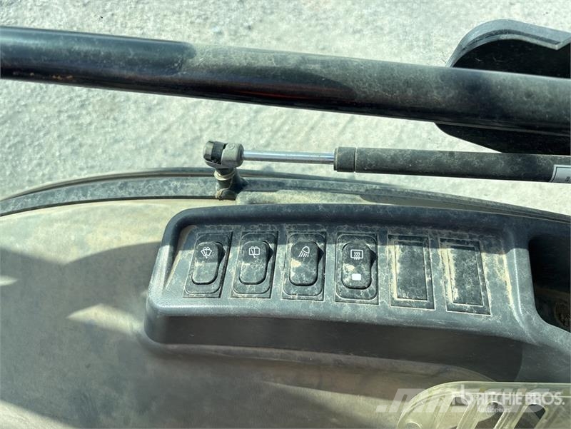 Kioti Utility Tractor جرارات مدمجة
