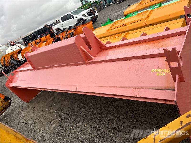 Kit Containers 14 ft Snow Pusher Snøploger- og skjær