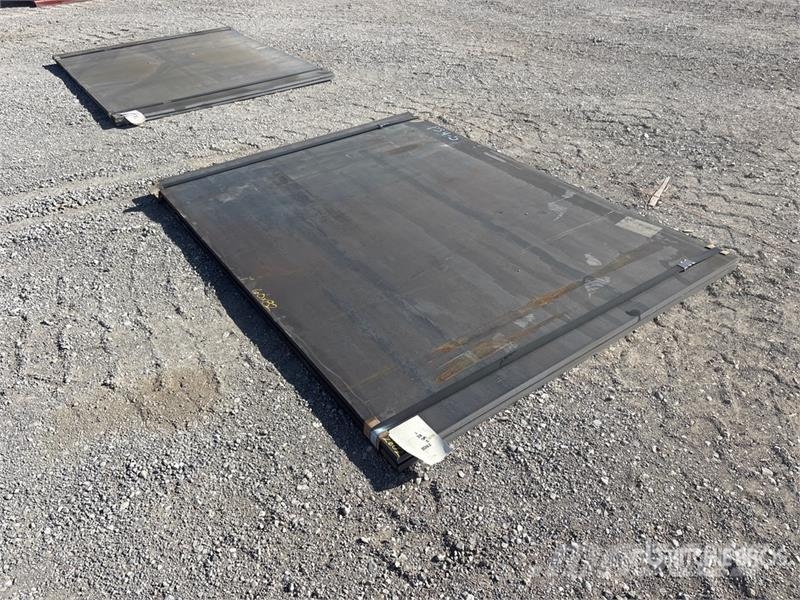  Kit Containers 60 in x 82 in Steel Plates (Unused) Andet tilbehør