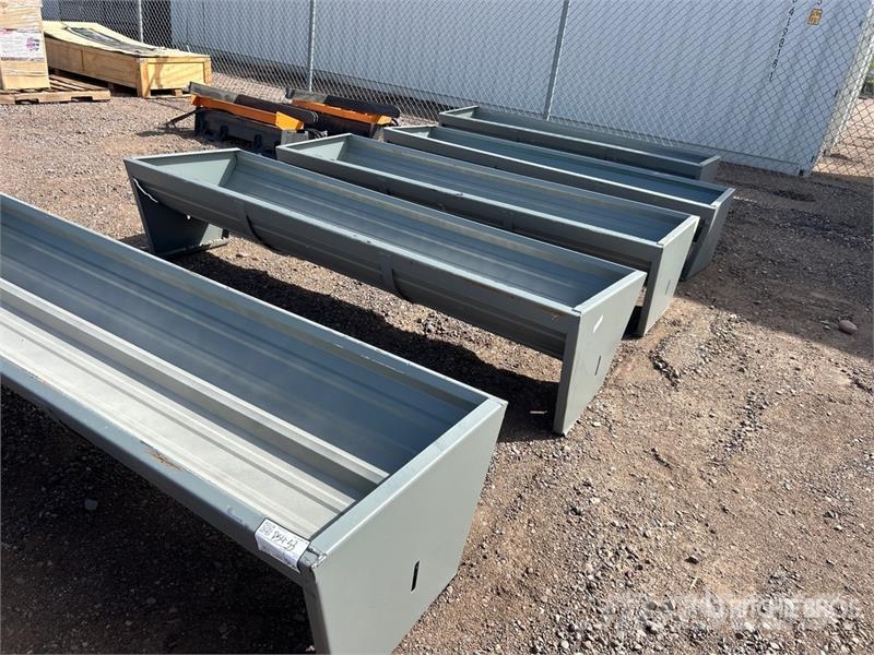 Kit Containers CF-90-V 90 in Livestock Feeder (Unu Fôrutlegger