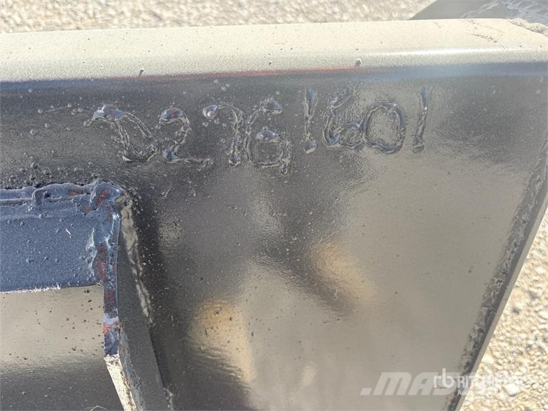  Kit Containers QT-DB-S66 66 in Skid Steer Bucket ( دلاء