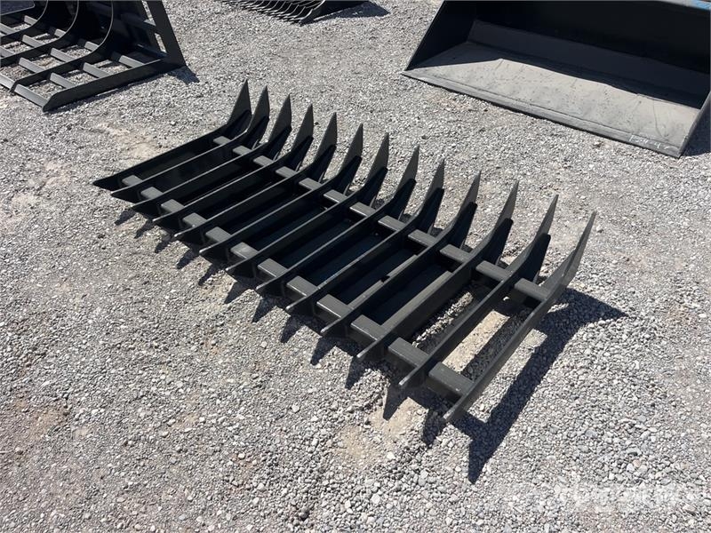 Kit Containers QT-RR-70 68 in Skid Steer Root Rake Obraceče a shrabovače sena