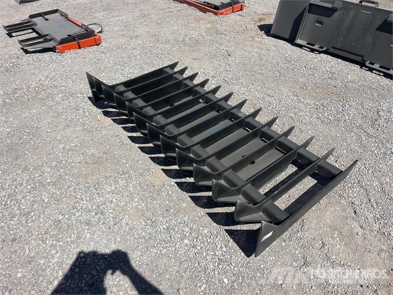Kit Containers QT-RR-70 68 in Skid Steer Root Rake Obraceče a shrabovače sena