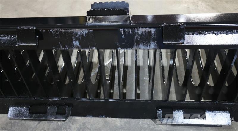 Kit Containers QT-SB-H72-F 72 in Skid Steer Screen Baldes