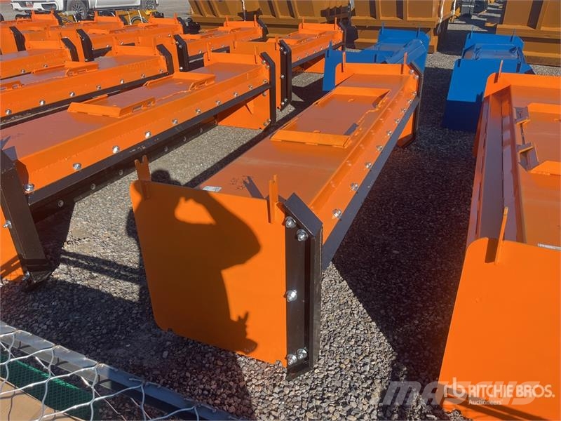 Kit Containers QT-SP-10-23-SB 120 in Skid Steer Sn Schneeschilde und -pflüge