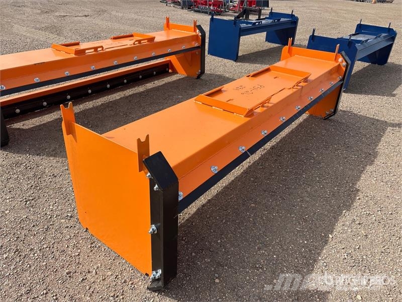 Kit Containers QT-SP-10-23-PB-SB 121 in Skid Steer Снігоочищувальні ножі та плуги