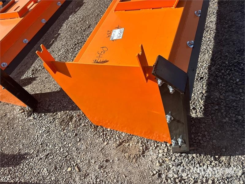 Kit Containers QT-SP-8-23-PB-SB 46 in Skid Steer S Снігоочищувальні ножі та плуги
