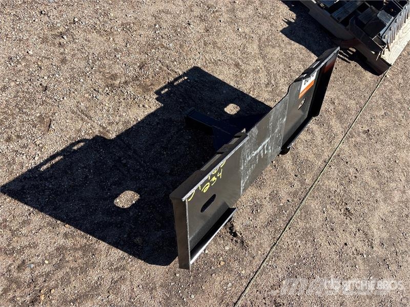 Kit Containers QT-TM 46 in Skid Steer Hitch Receiv クイックヒッチ