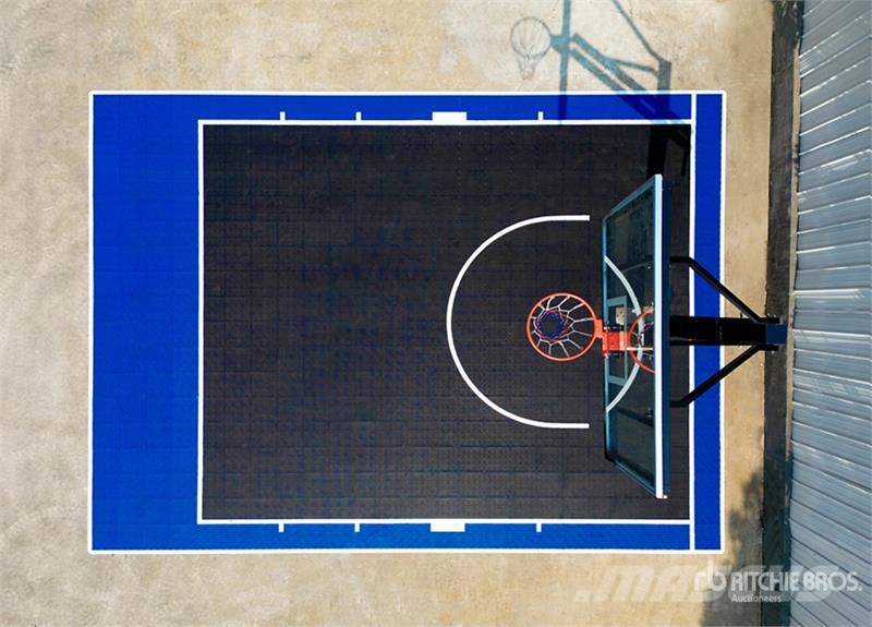 KJ K1824 18 ft x 24 ft Basketball Court w/Adjustable  Otros componentes