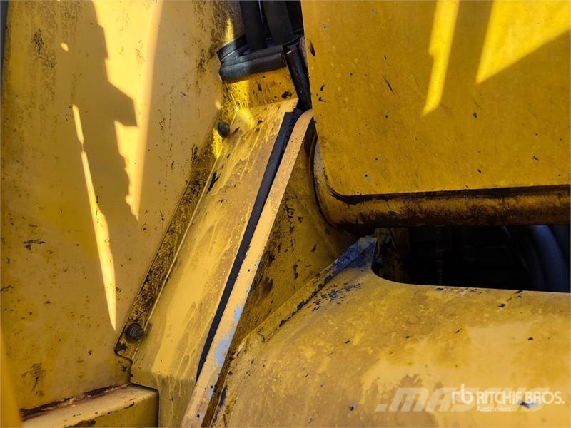 Kobelco SK135SR-LC Tracked Excavator Kāpurķēžu ekskavatori