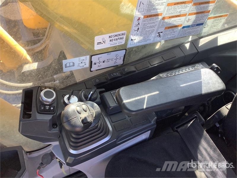 Kobelco SK260LC-11 Roadbuilder Tracked Excavator Crawler excavators
