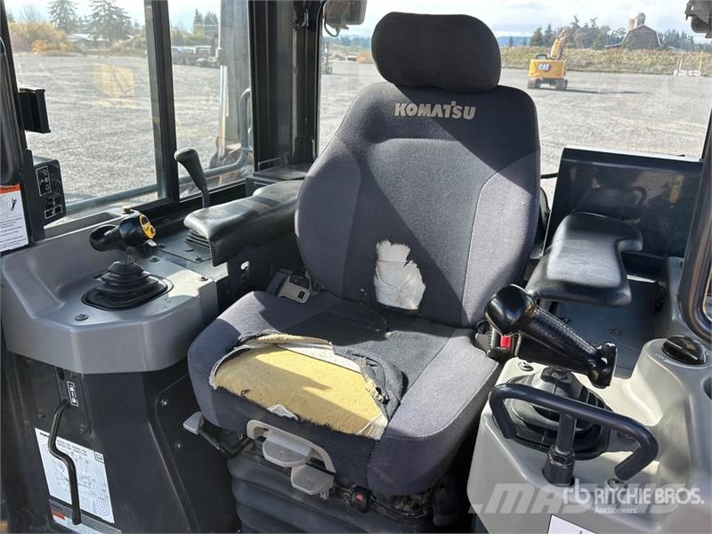 Komatsu D51PXi-24 Crawler Dozer Pásové dozéry