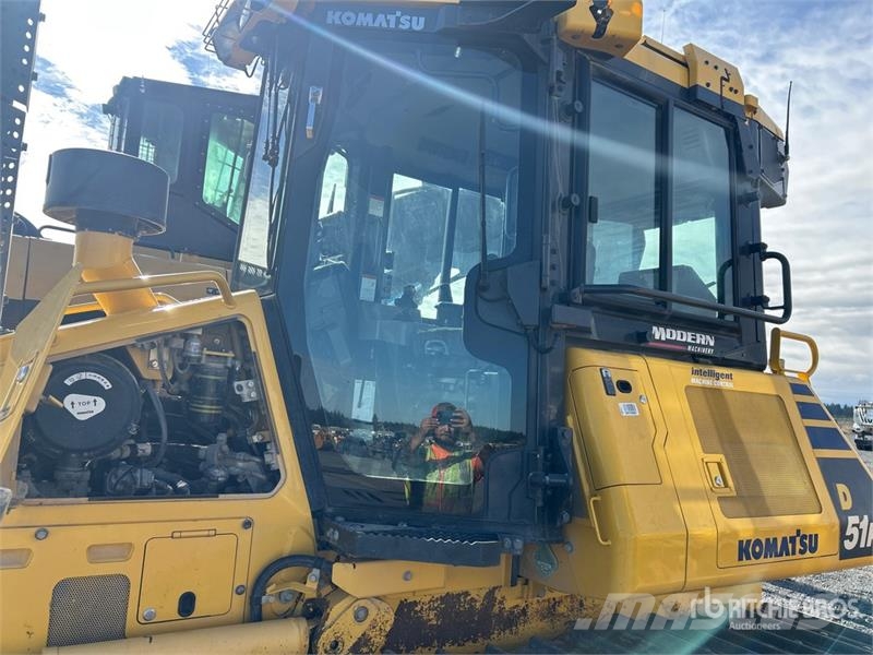 Komatsu D51PXi-24 Crawler Dozer Pásové dozéry