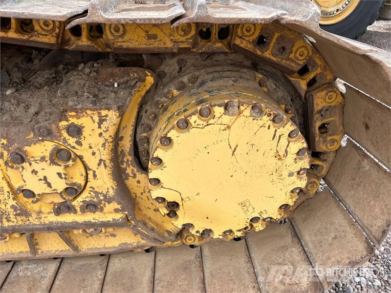 Komatsu D61PX Гусеничные бульдозеры