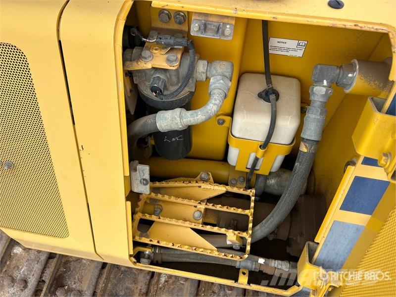Komatsu D61PX Гусеничные бульдозеры