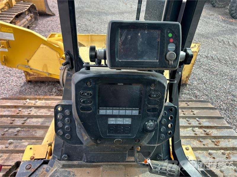 Komatsu D61PX Гусеничные бульдозеры
