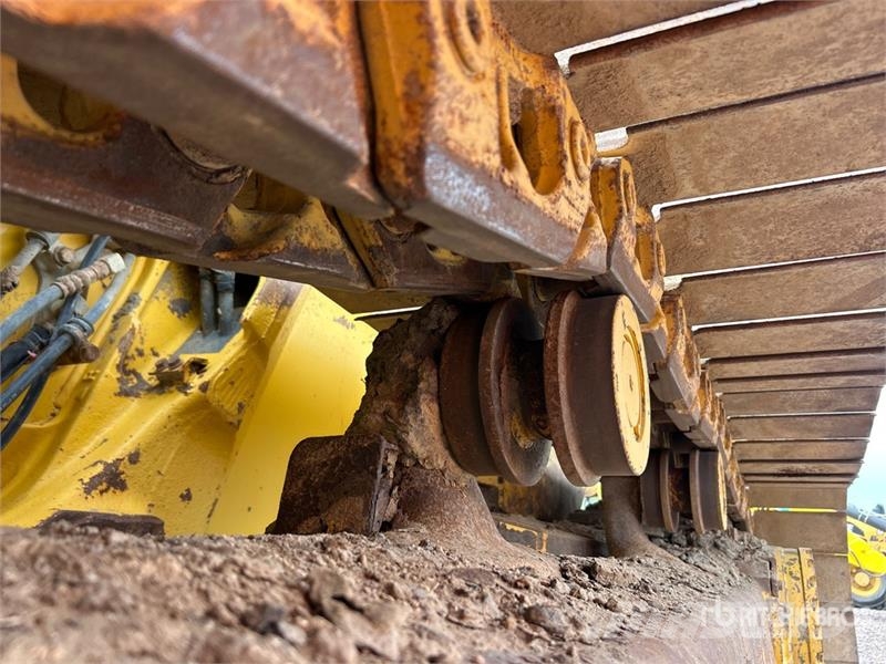 Komatsu D61PX Гусеничные бульдозеры