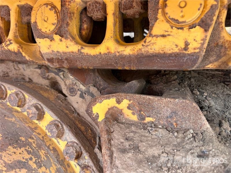 Komatsu D61PX Гусеничные бульдозеры