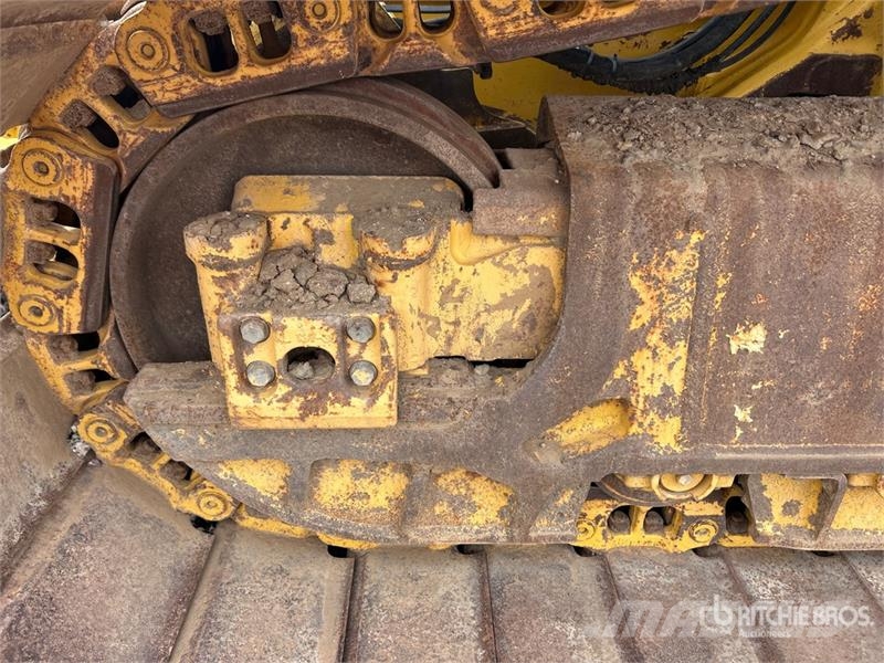 Komatsu D61PX Гусеничные бульдозеры