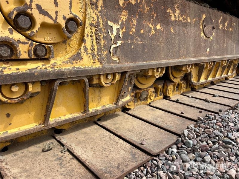 Komatsu D61PX Гусеничные бульдозеры