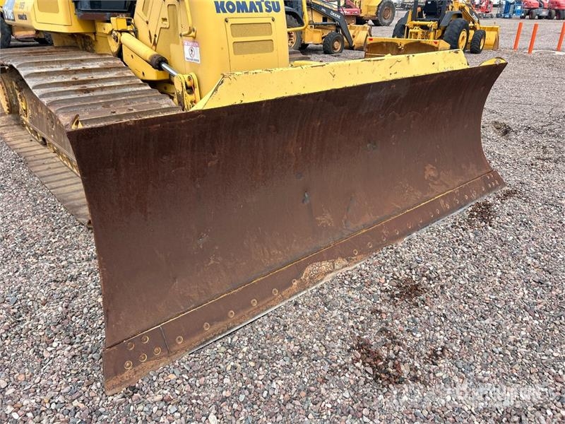 Komatsu D61PX Гусеничные бульдозеры