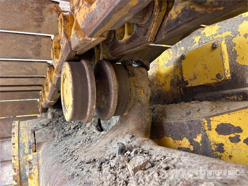Komatsu D61PX Гусеничные бульдозеры