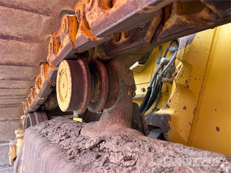 Komatsu D61PX Гусеничные бульдозеры