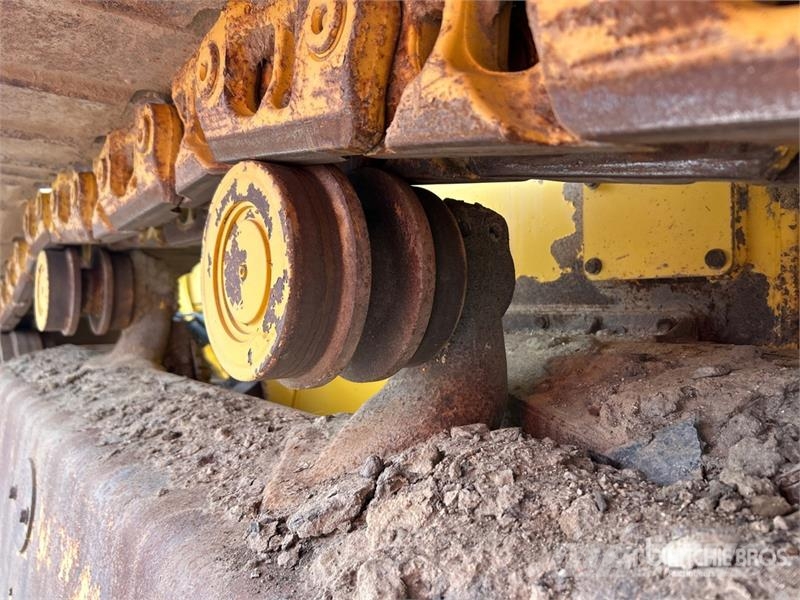 Komatsu D61PX Гусеничные бульдозеры