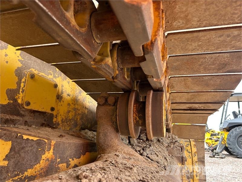Komatsu D61PX Гусеничные бульдозеры