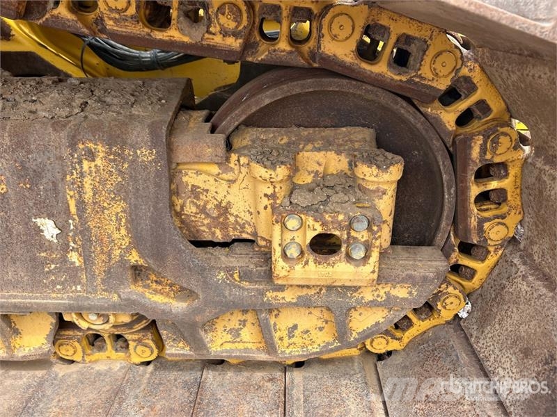 Komatsu D61PX Гусеничные бульдозеры