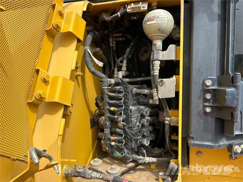 Komatsu D61PXI-23 Crawler Dozer 履帶推土機