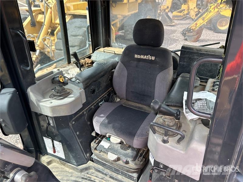 Komatsu D61PXI-23 Crawler Dozer 履帶推土機