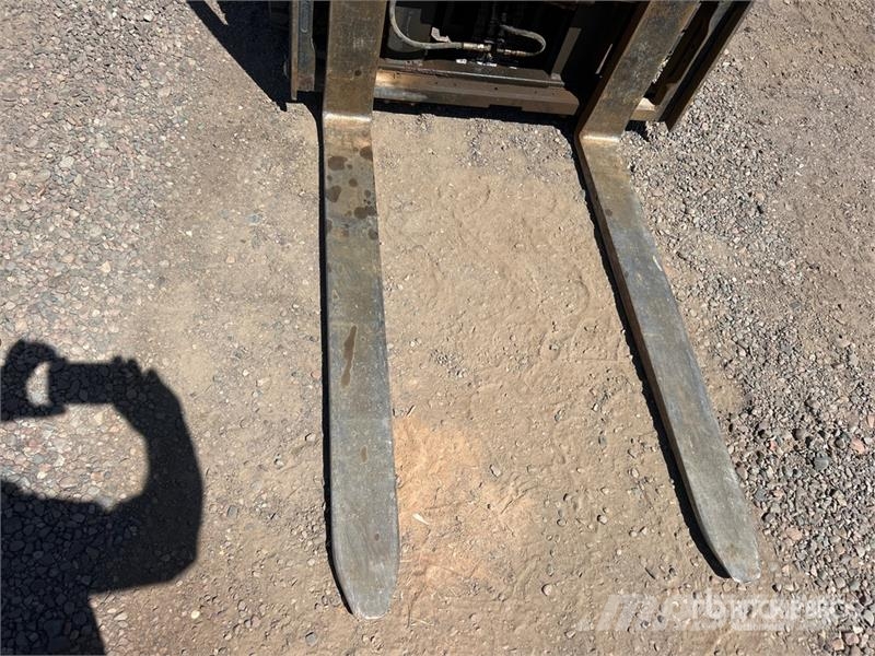 Komatsu FG25HT-16 4000 lb Cushion Tire Forklift Gaffeltrucker - Annet